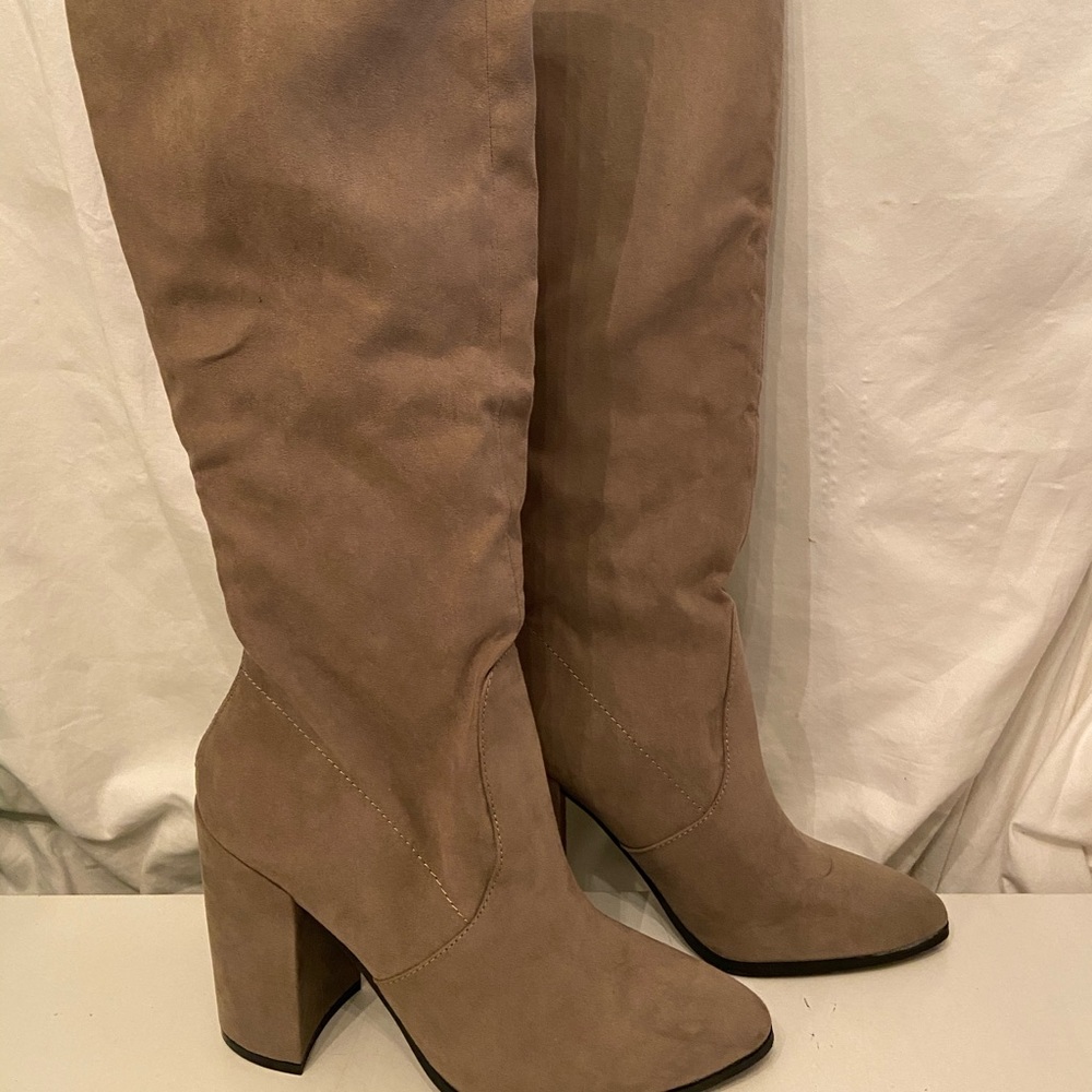 Dolcetta tan faux suede kneehigh boots 9